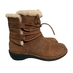 UGG Caspia Lace‎ Ankle Boots Women's Size 6 Brown Leather Shearling Lined